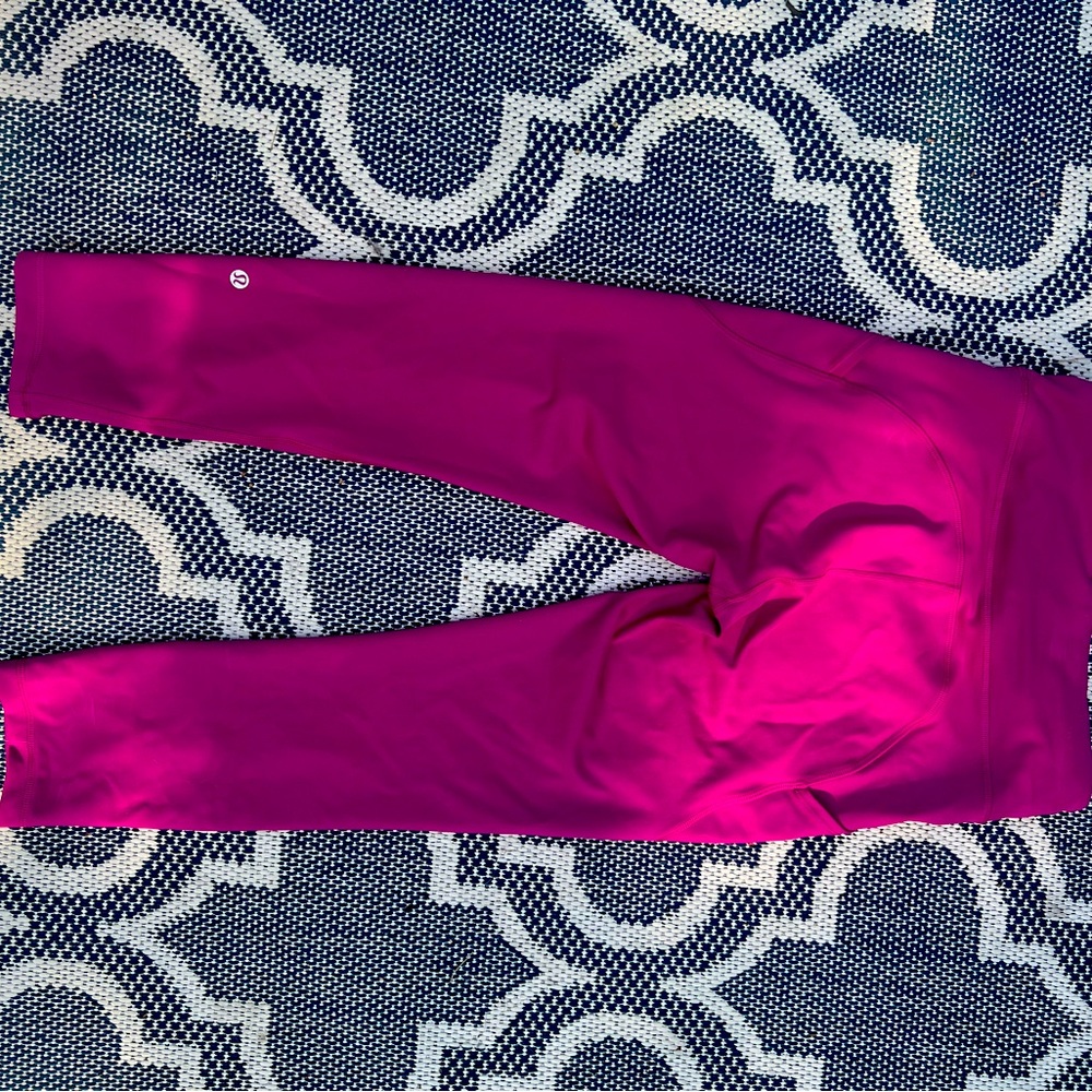 Raspberry lululemon cropped leggings
